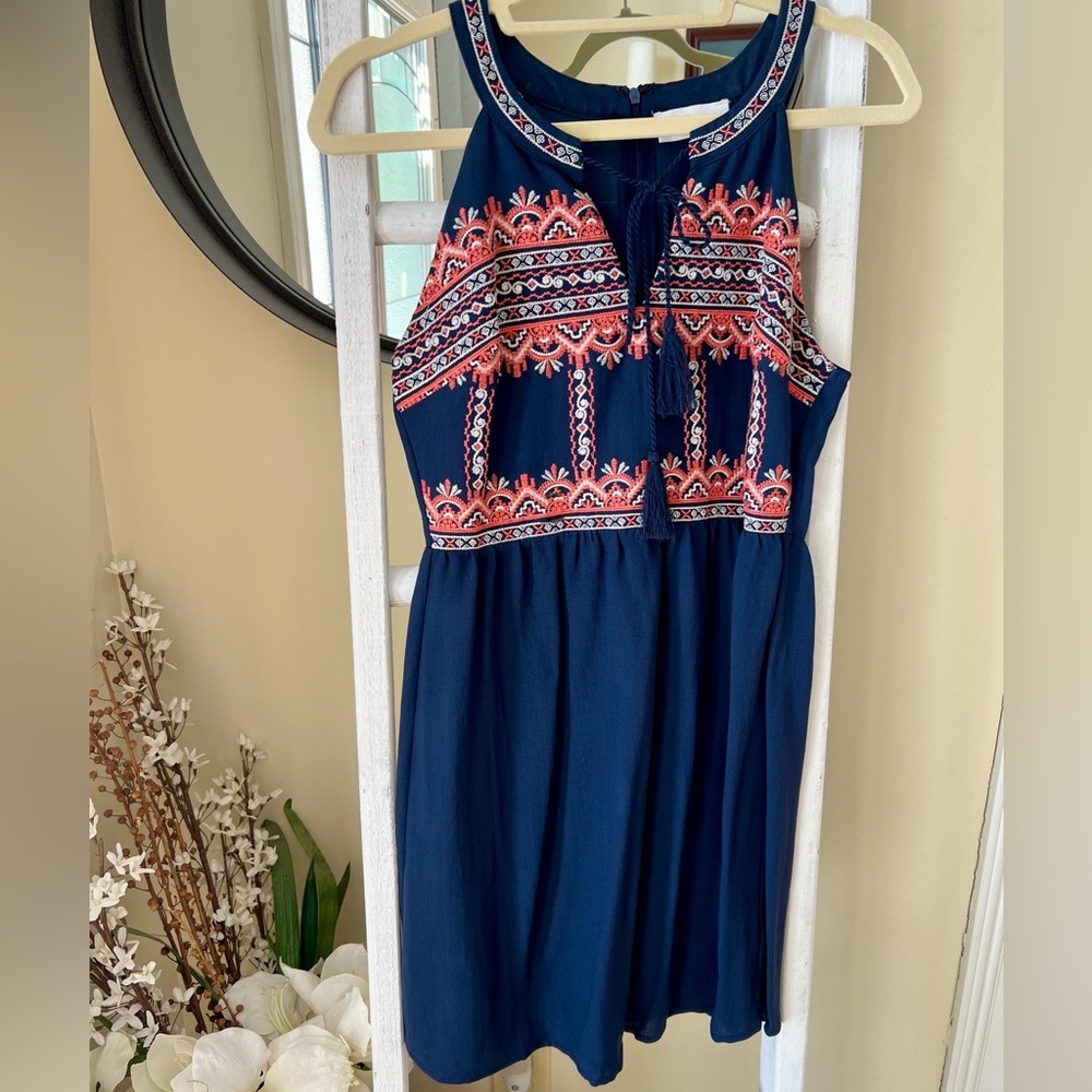 Breve Chic Navy and Coral Embroidered Halter Mini Dress.  Size Smal